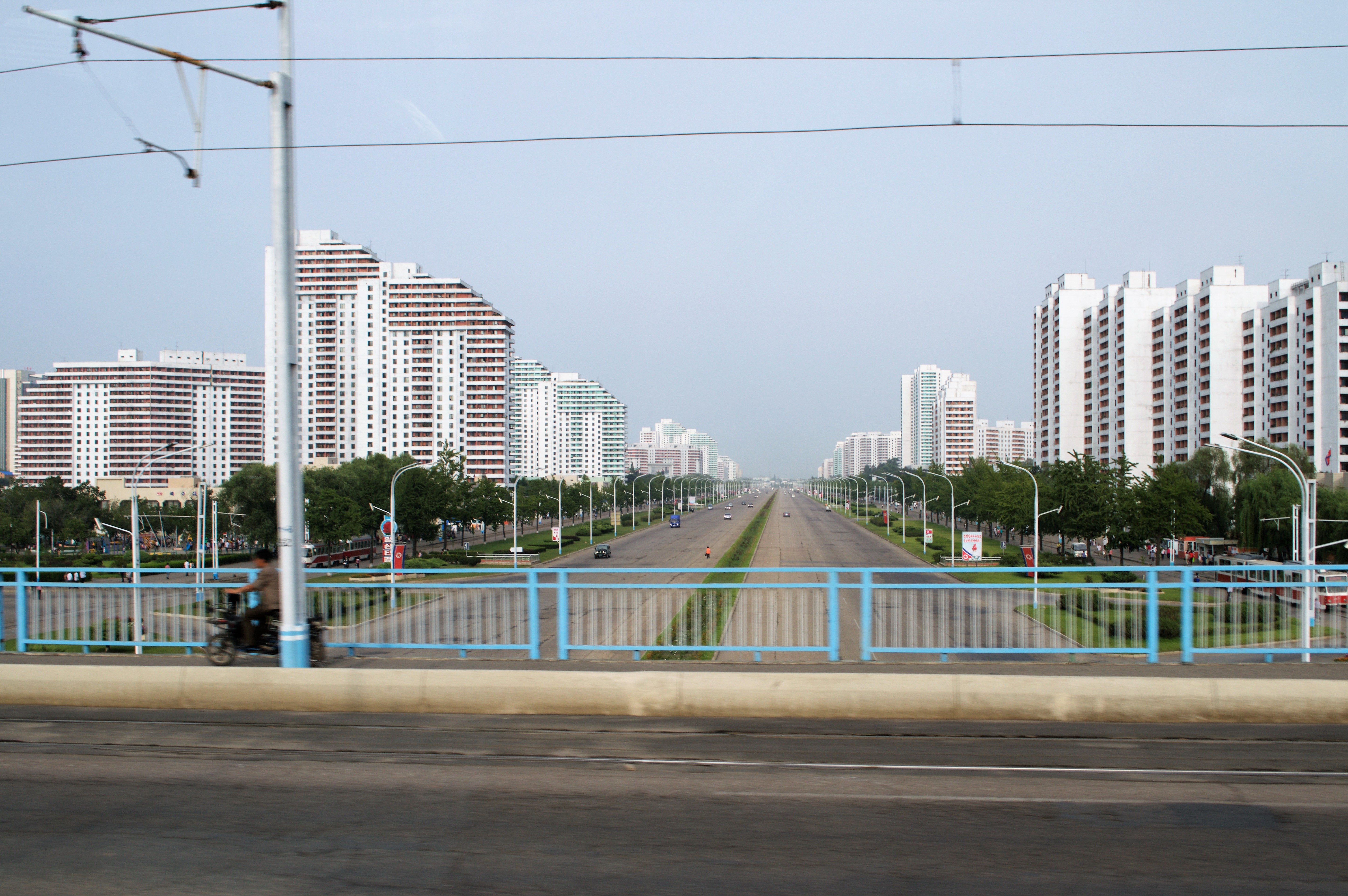 Wide_open_streets_Pyongyang