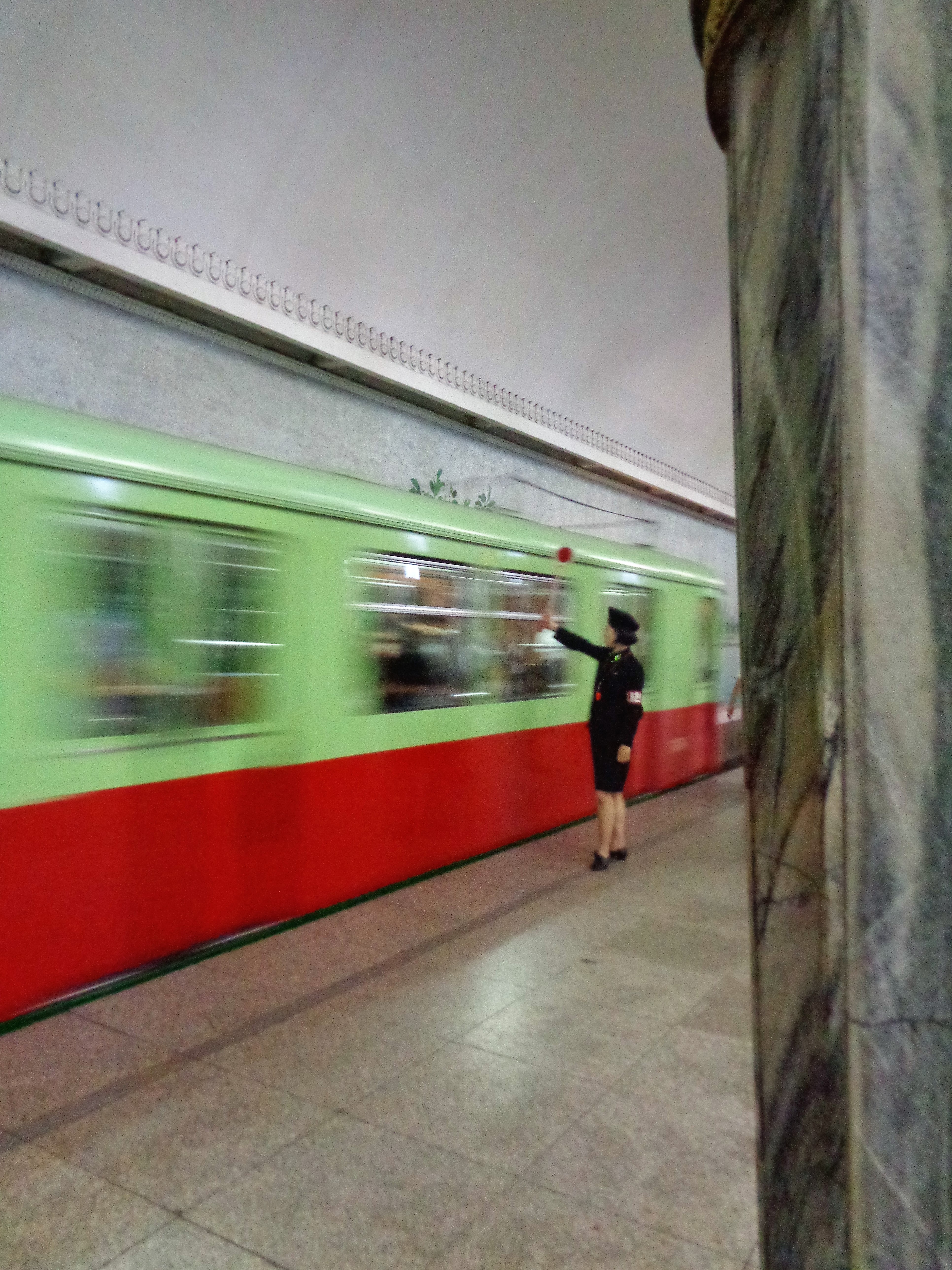 Pyongyang_metro7