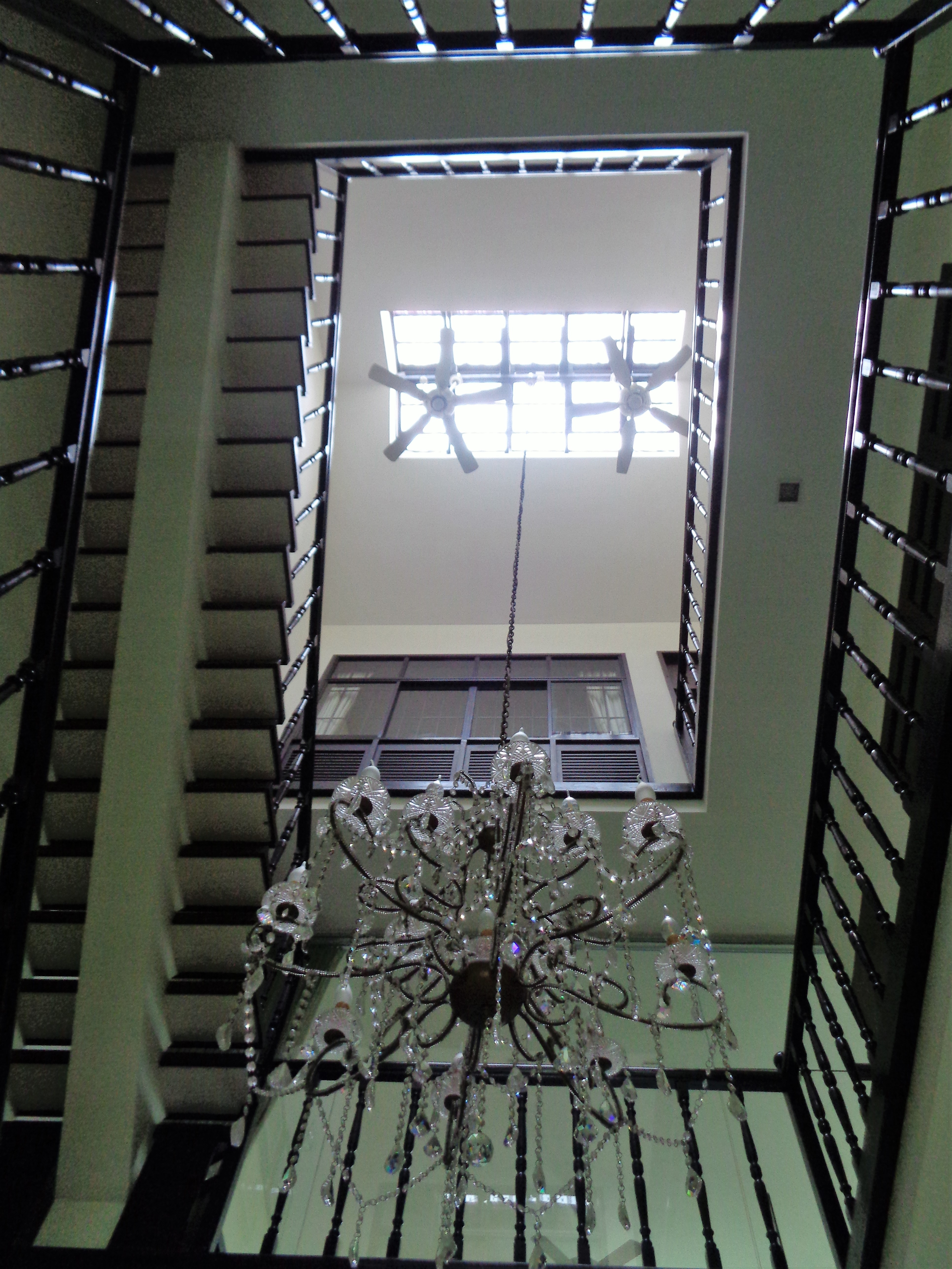 tea_resident_light_well